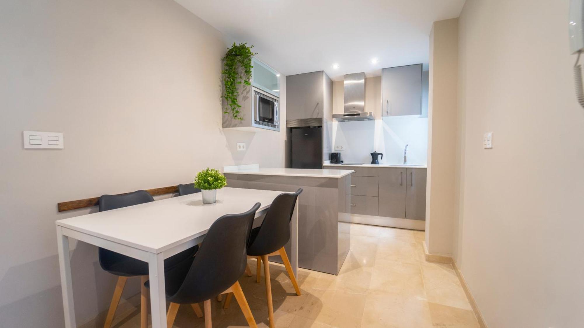 Apartment H&h Ganivet Center *